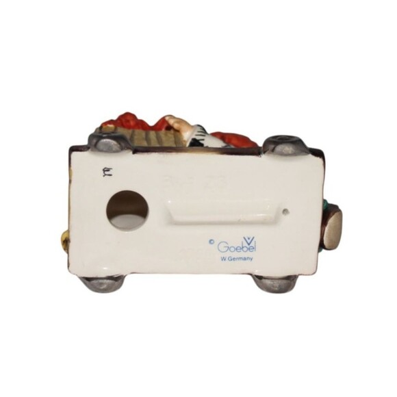 Vintage Goebel Redhead Figurine Gangway  Boy on a Cart Vintage 1958 - Picture 5 of 5